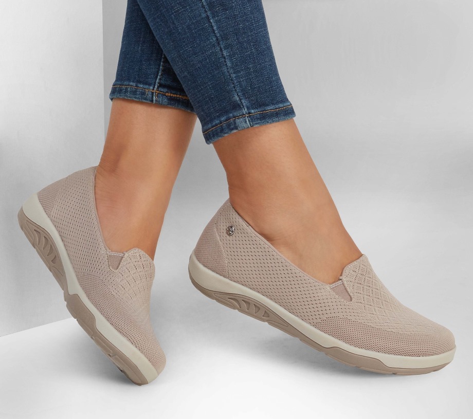 Relaxed Fit Arch Fit Reggae Cup Rivers Skechers Taupe