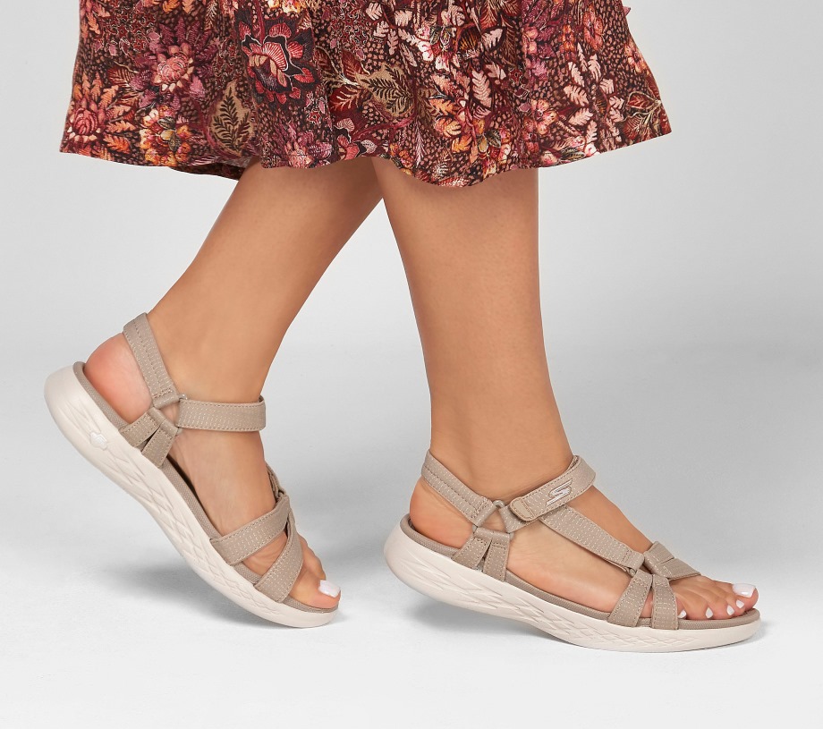 On the GO 600 Brilliancy Skechers Natural
