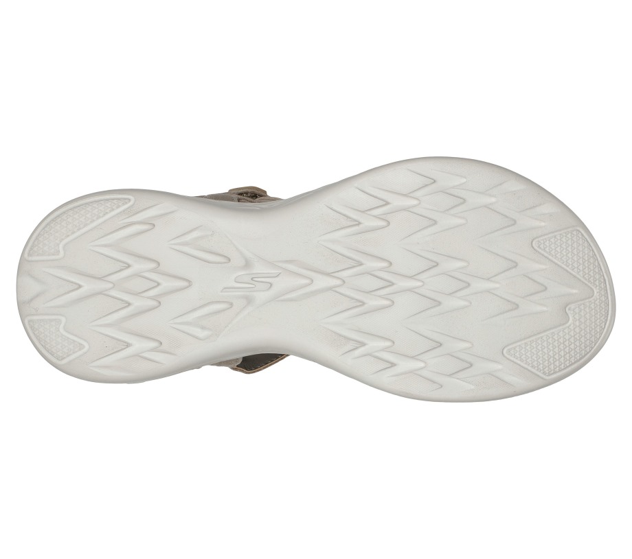 On the GO 600 Brilliancy Skechers Natural