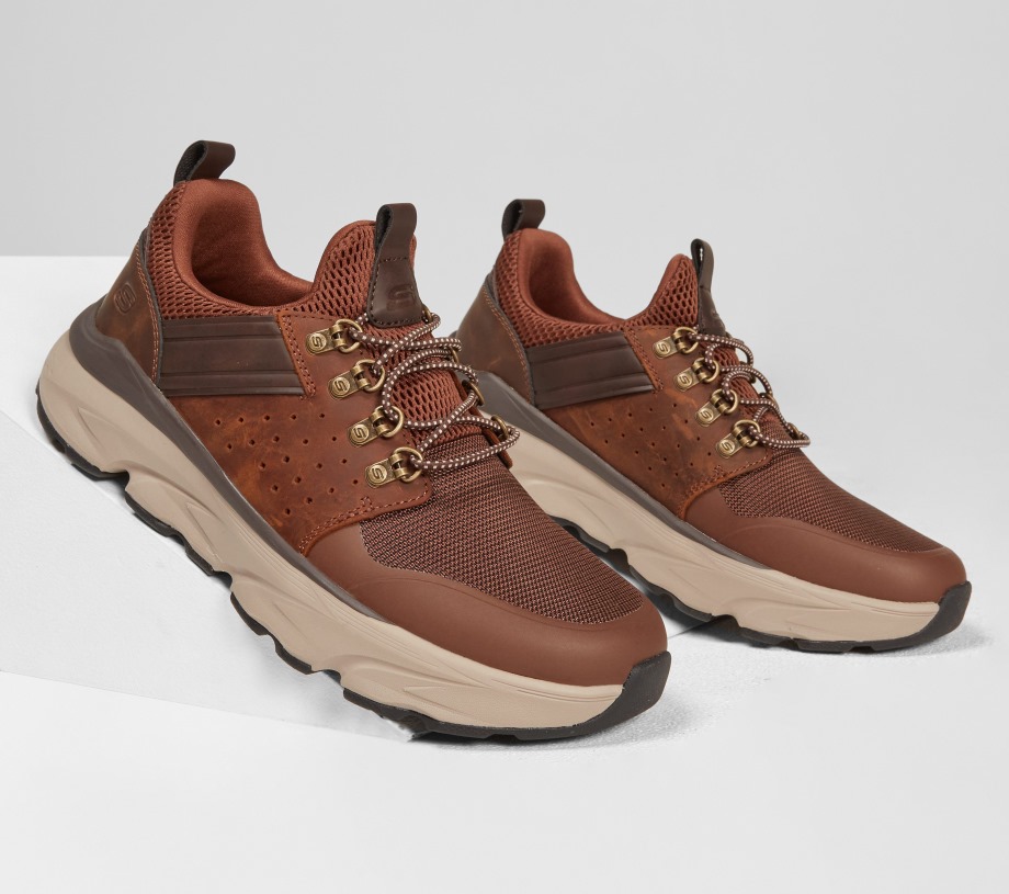 Relaxed Fit Delmont Escola Skechers Brown