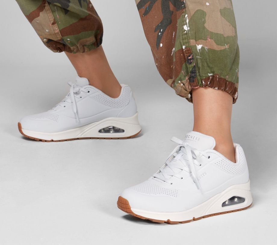 Uno Stand on Air-White Skechers